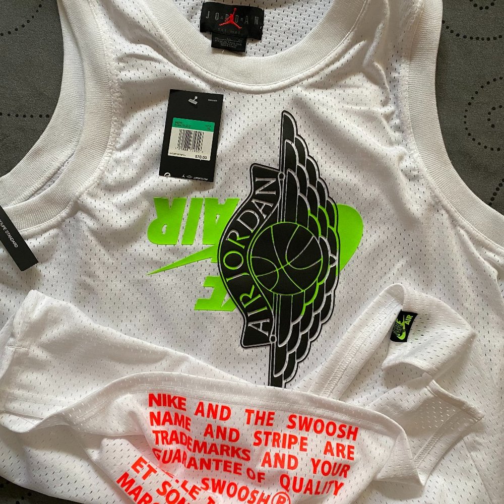 NIKE AIR JORDAN SLEEVELESS SHIRT SIZE XL MEN NWT $70.00